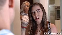 Mãe chupando e dando para o namorado da filha